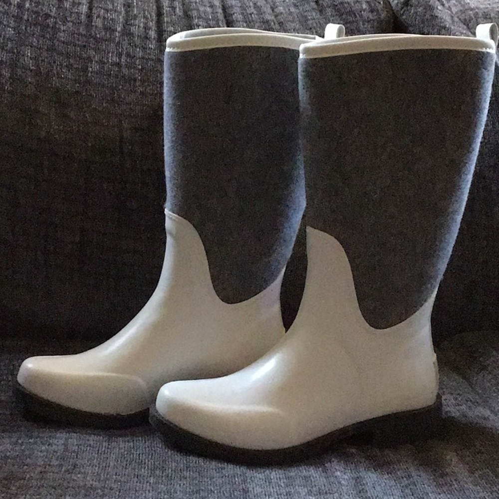 Ugg rain boots